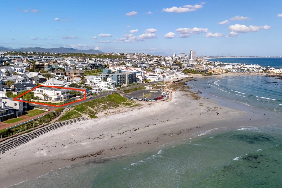 5 Bedroom Property for Sale in Bloubergstrand Western Cape